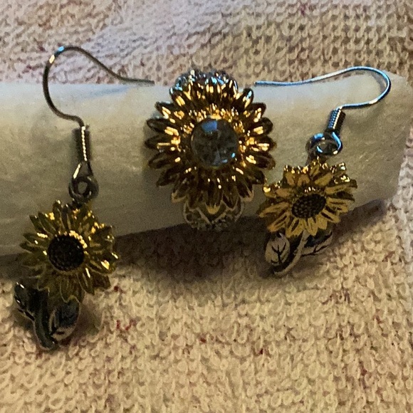 *NEW 18K Yellow&White Gold Diamond Sunflower Ring & earrings. - Picture 7 of 8